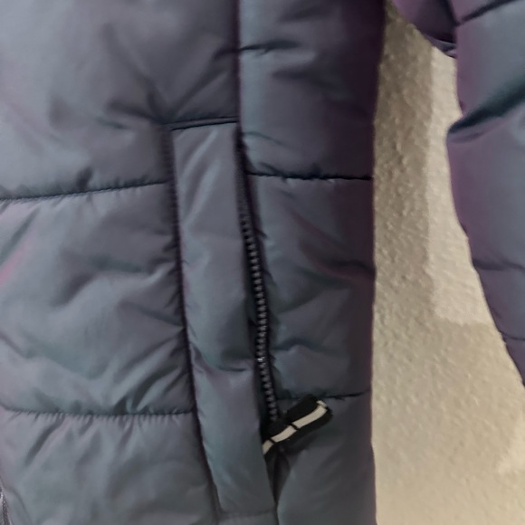 Girl’s size s/xs coat.  Used in good condition - Picture 3 of 5